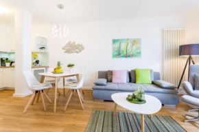 Strandvilla Seeadler hinter Düne und Meer, Binz